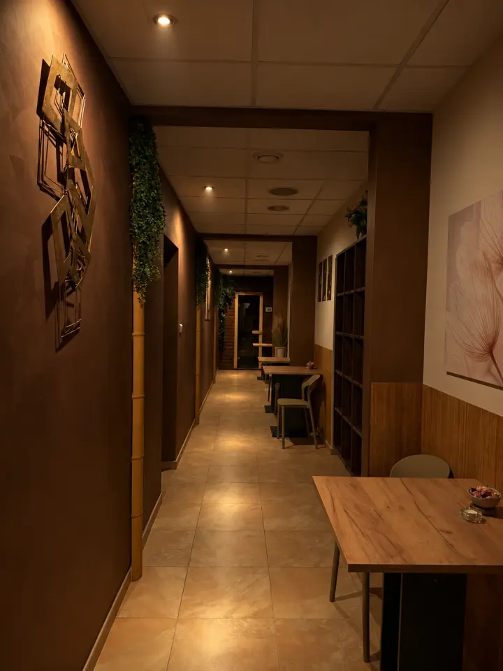 Pokojný interiér wellness centra Relax Worlds